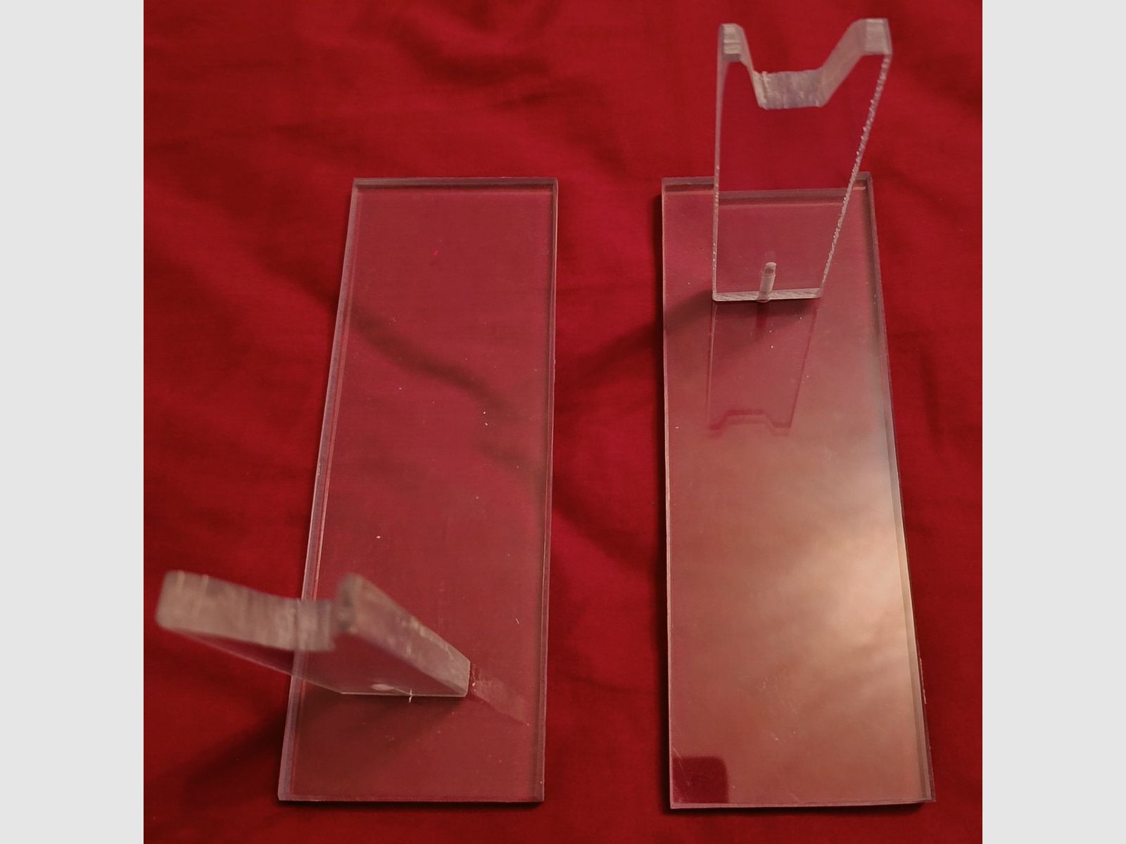 2x stojak na rewolwery (plexi)