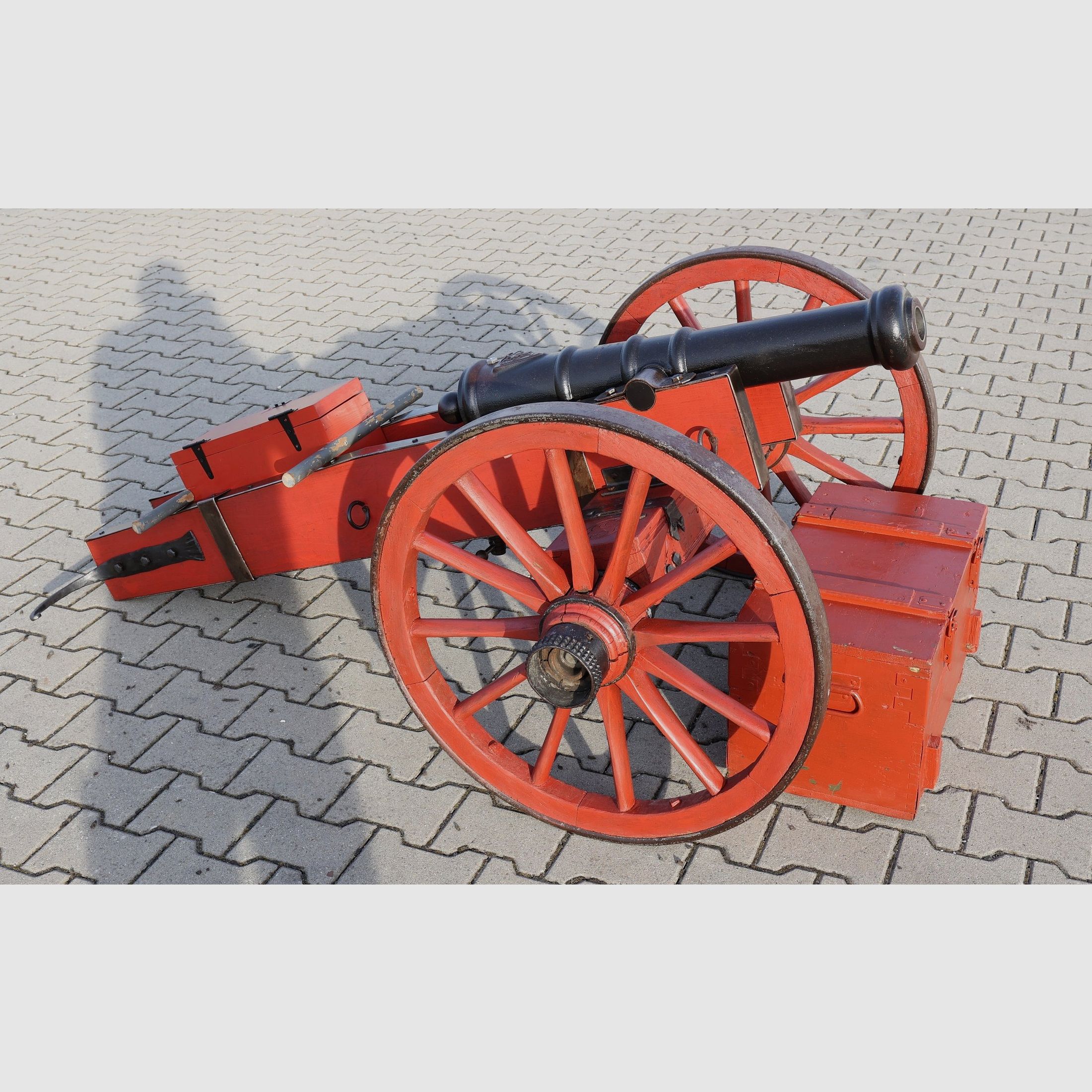 Muzzleloader cannon with proof for reenactment of the 30 Years' War with accessories