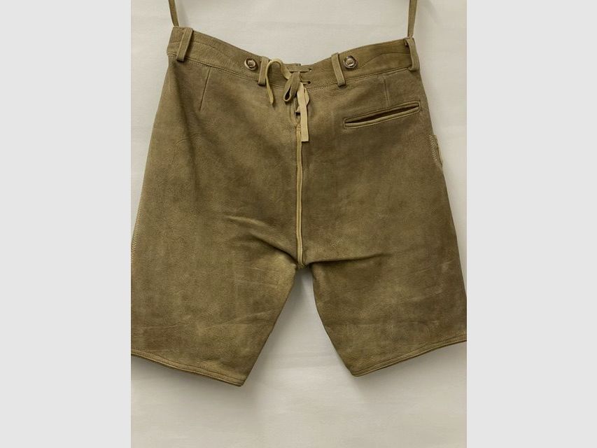 Short men's leather trousers, image 3 of 3
