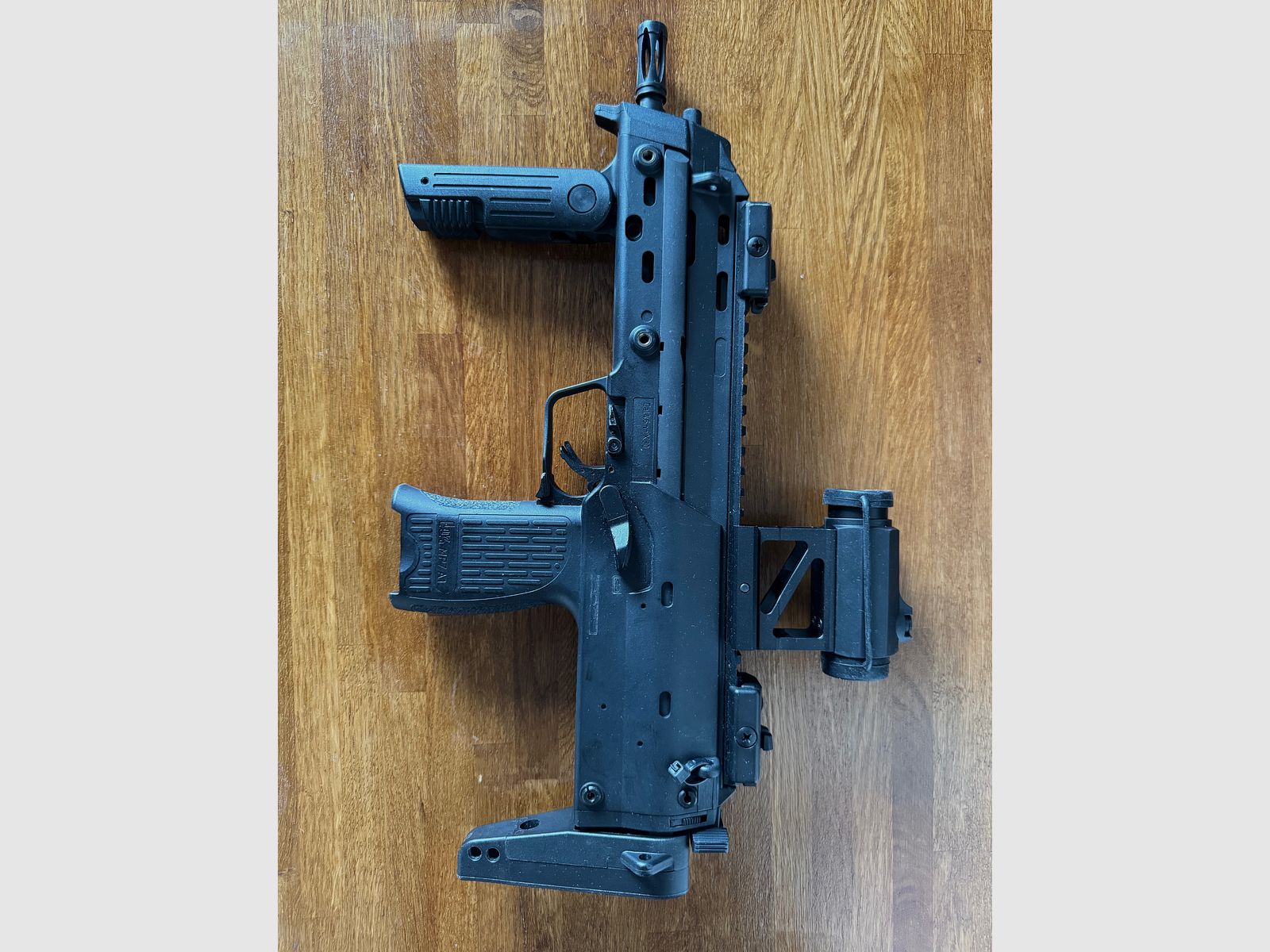 HK MP7 GBB V1 von VFC – 4 Magazine + Visier – VB