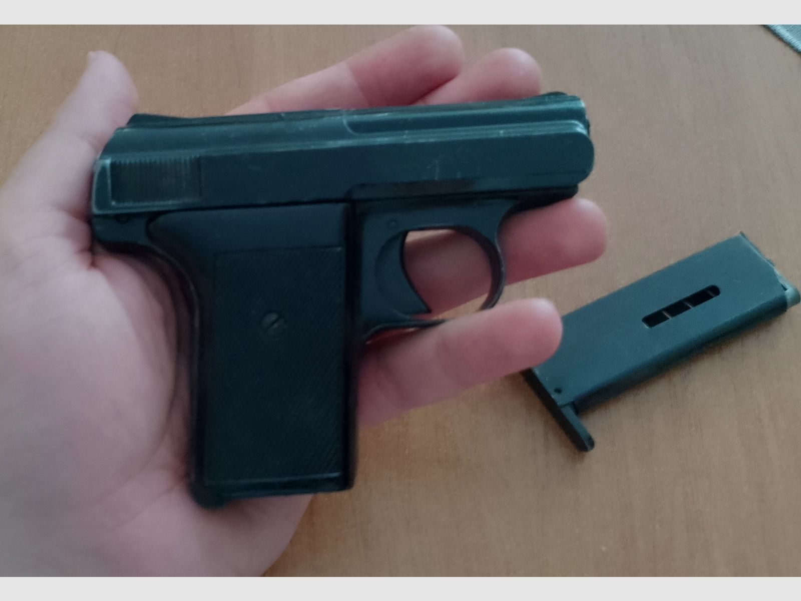 Alte Reck Gaspistole P6 im Kaliber 8 mm Knall