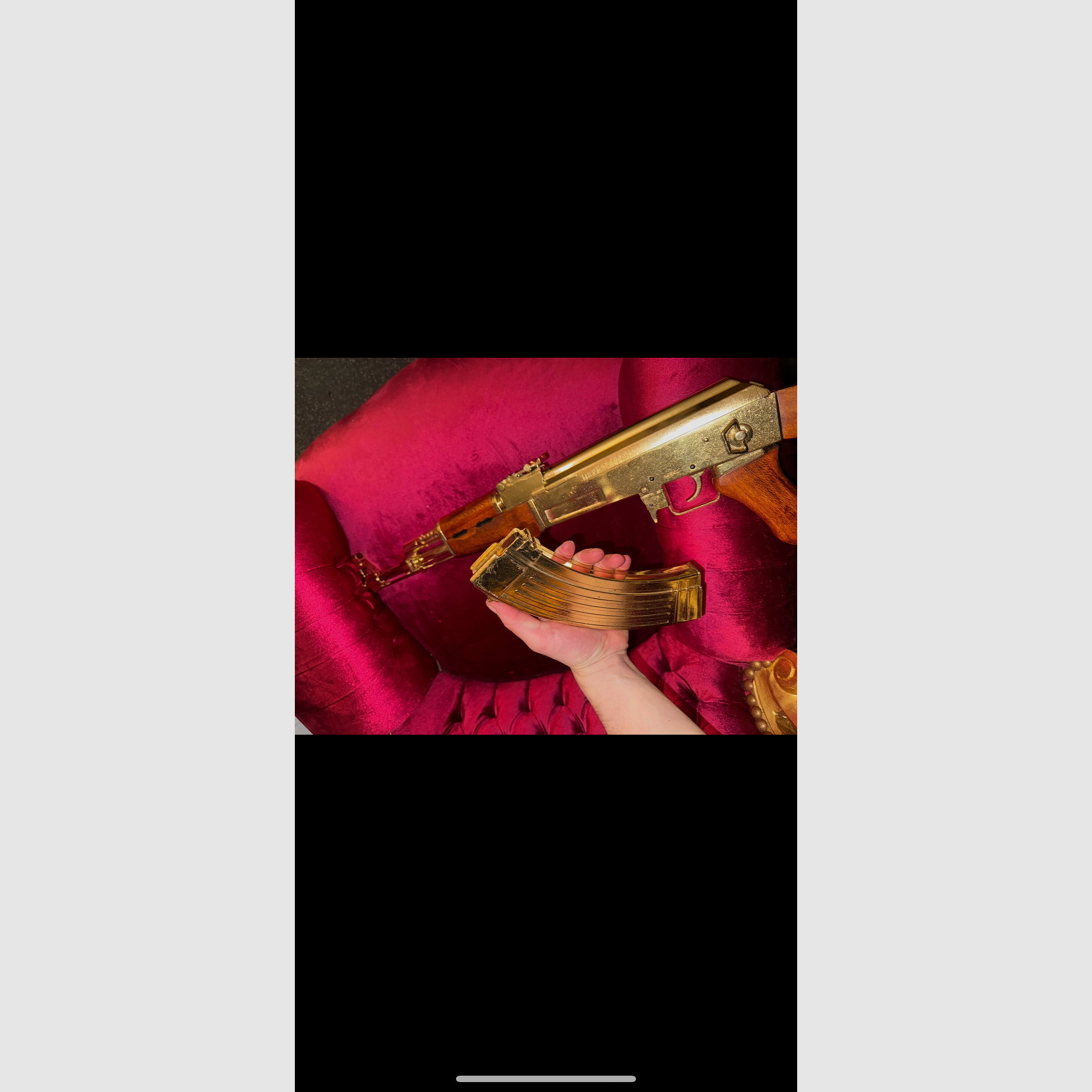 Wertige schöne Ak 47 Deko Waffe Goldfarben verziert 