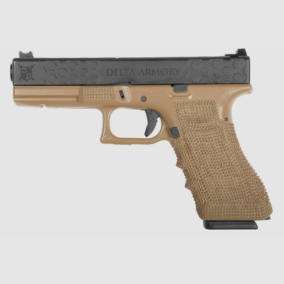 P03 GBB Airsoft Pistole in TAN | Delta Armory