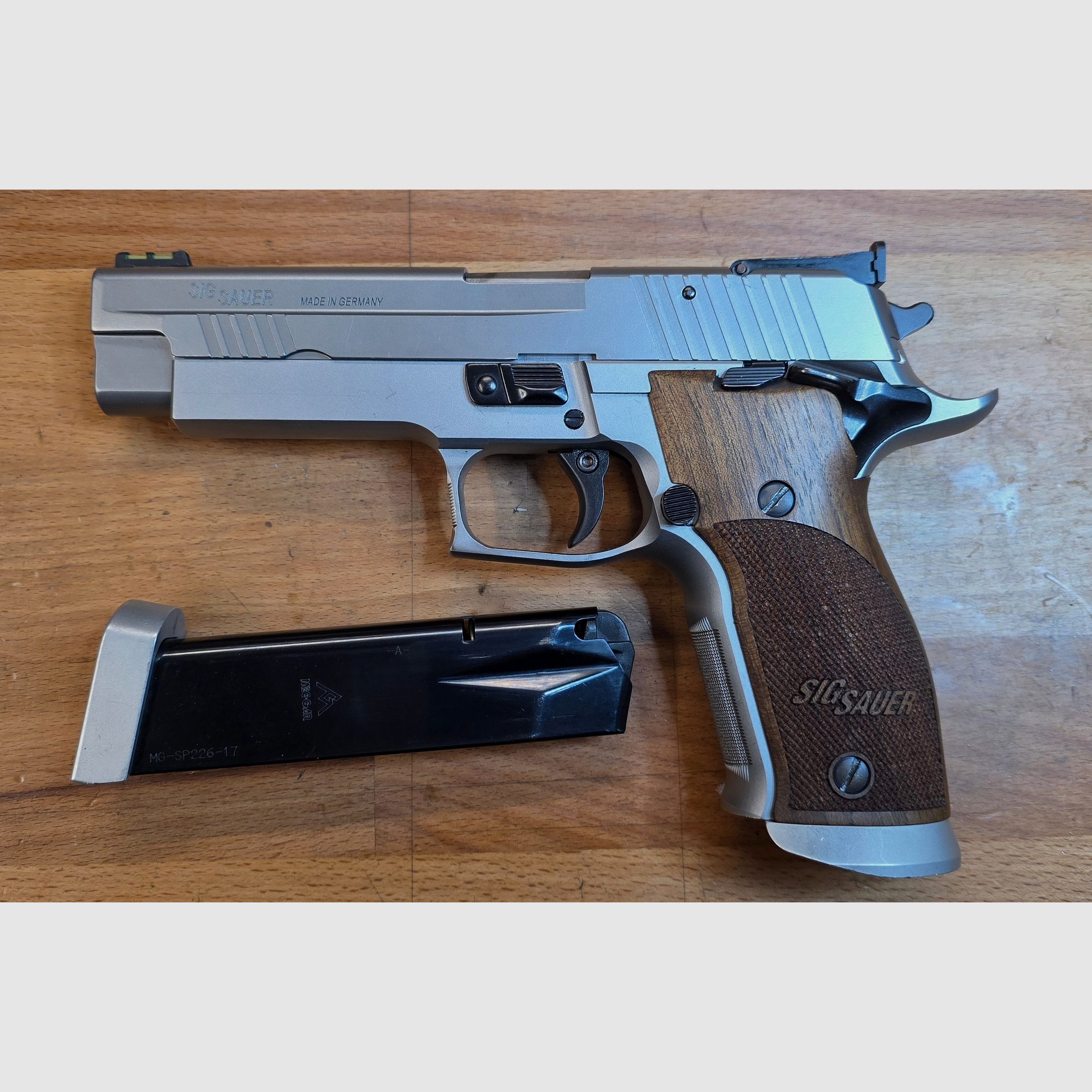 Sig Sauer P226 Germany X-Five 9x19mm