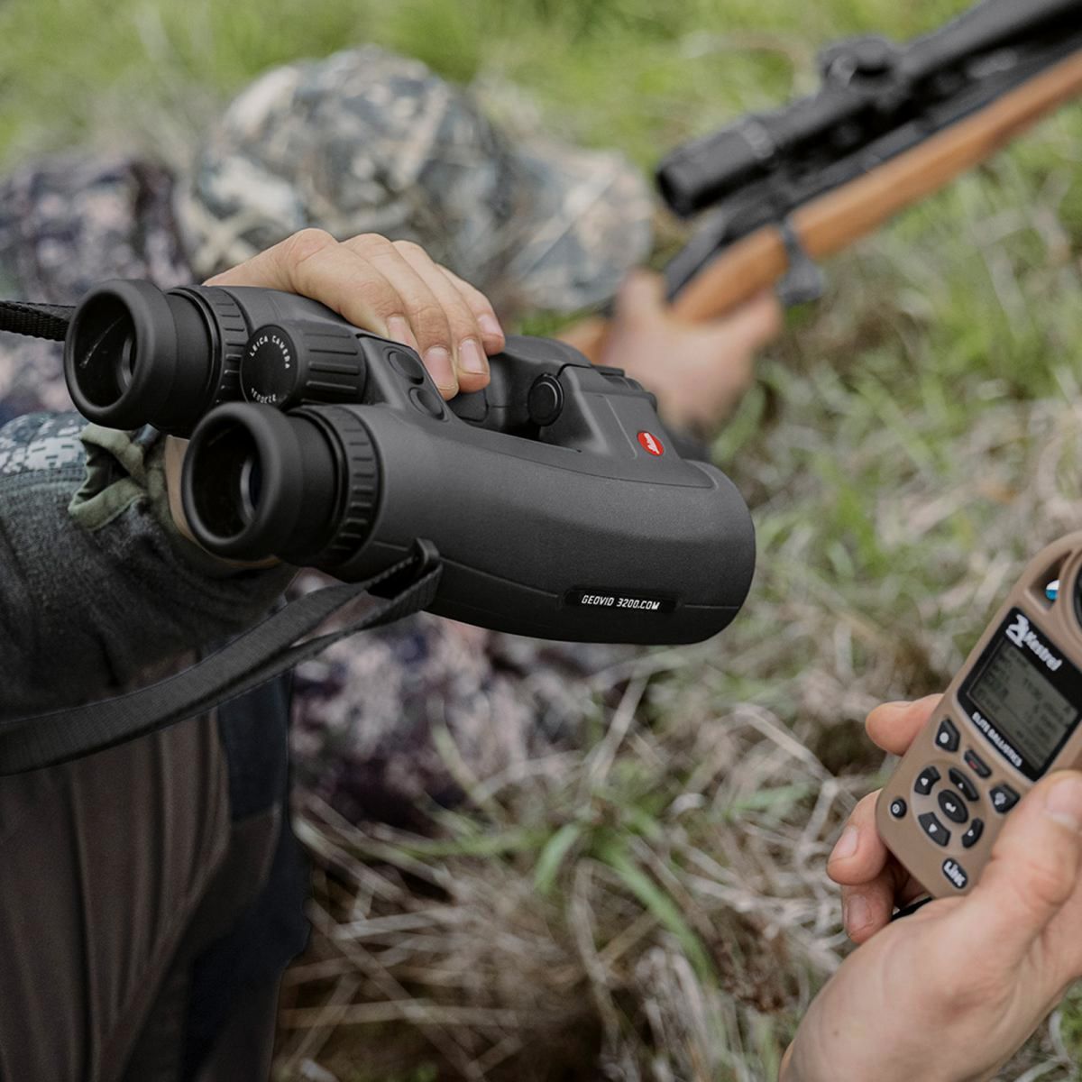 LEICA binoculars with rangefinder Geovid 8x42 3200.COM