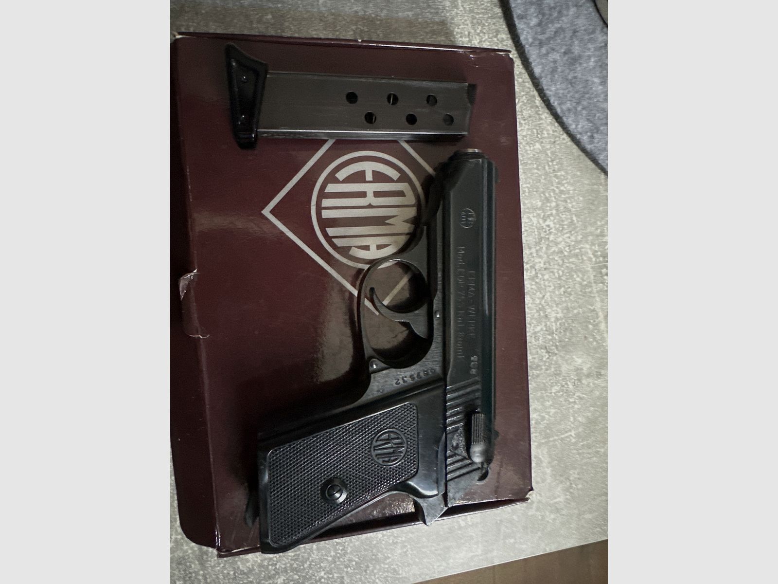 Pistole ERMA Werke Mod. EGP 75 S cal. 8 mm K . Komplett Set