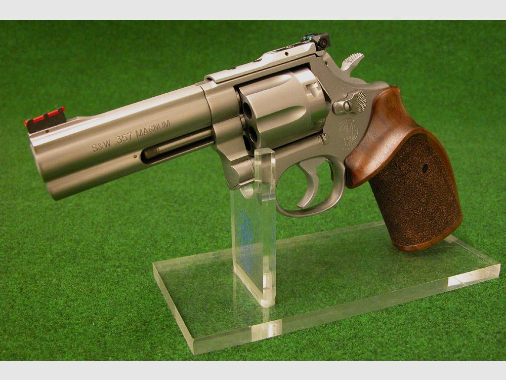 BASIC COMBAT PRO S&W 686 4"Zoll 357 Magnum
