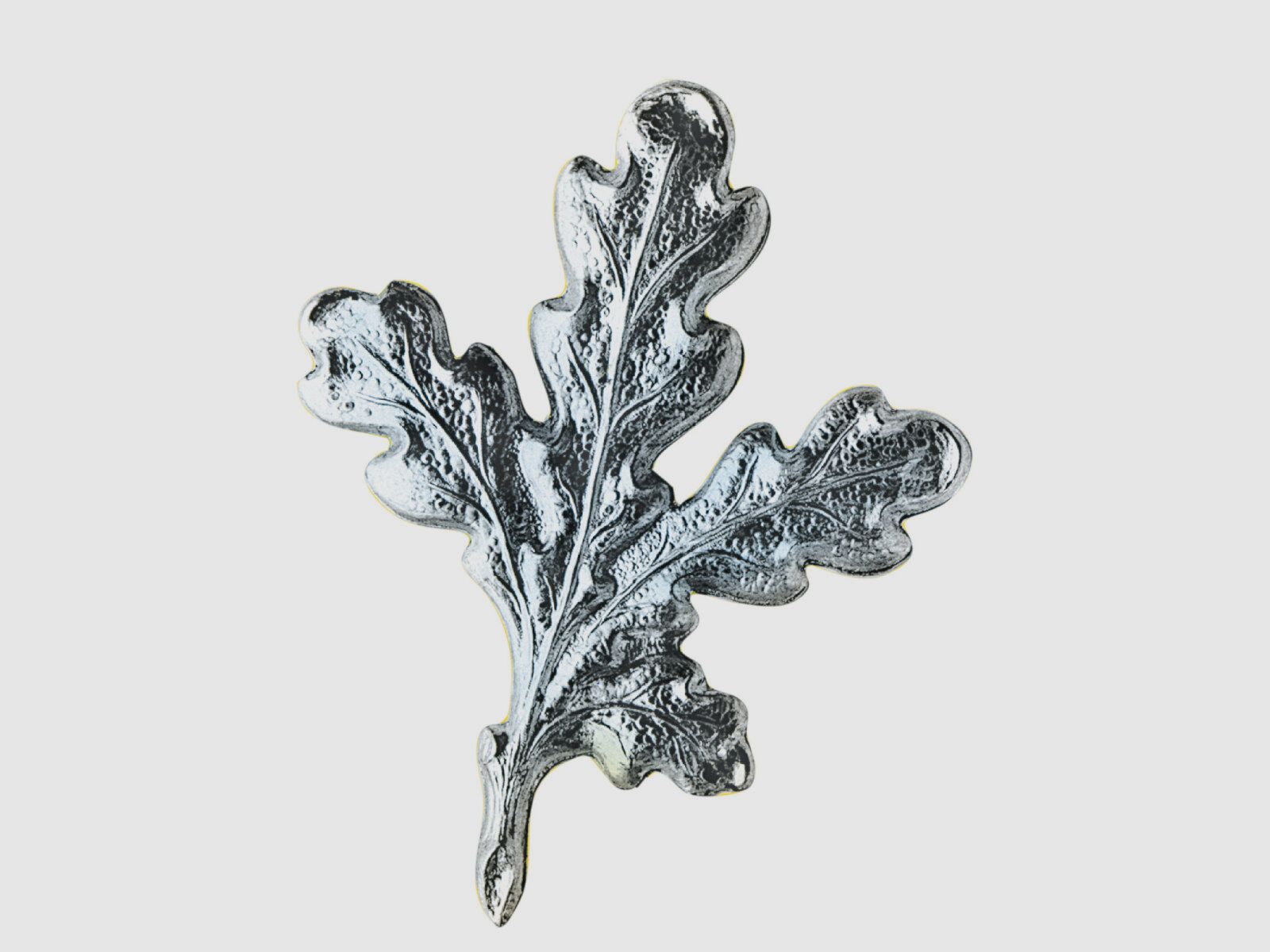 Oak leaf decoration