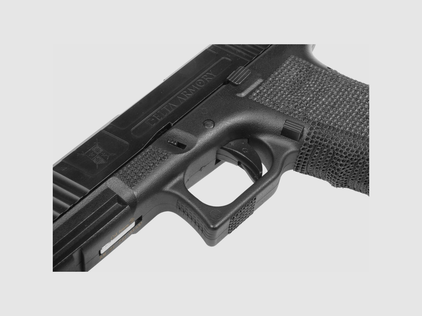 P04 GBB Airsoft Pistole in Schwarz | Delta Armory