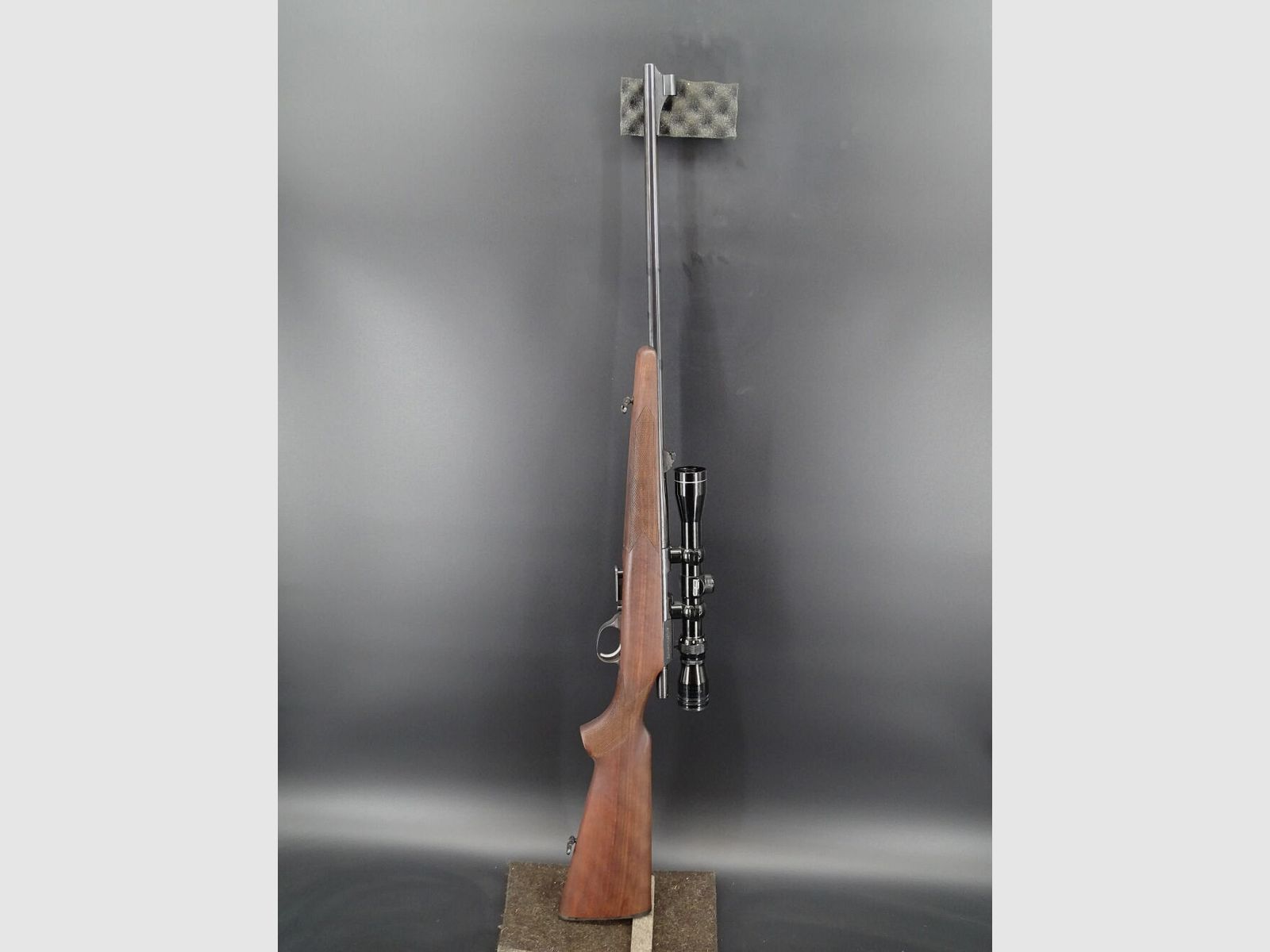 Kettner Suhler Jagdhütte Rep-Büchse .22 Magnum Repetierbüchse