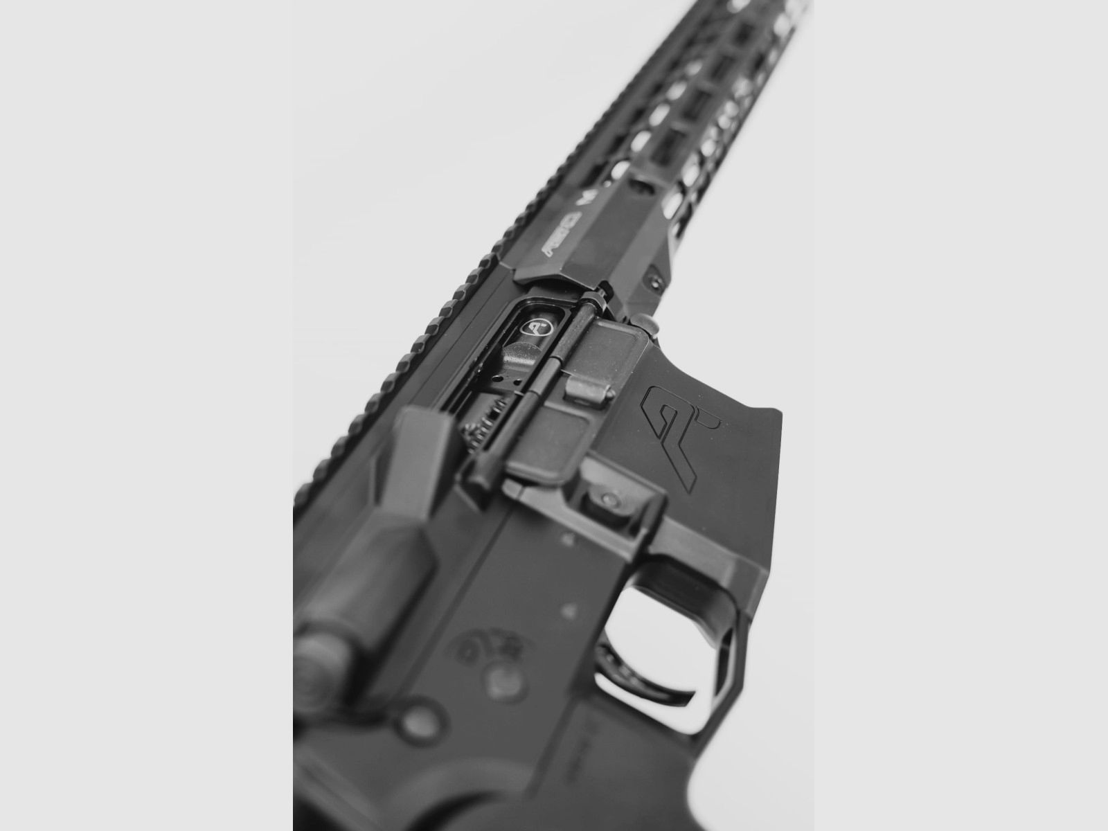 Aero Precision M4E1 PRO Atlas R-one Black 18'' - Regulowany blok gazowy, zdjęcie 3 z 4