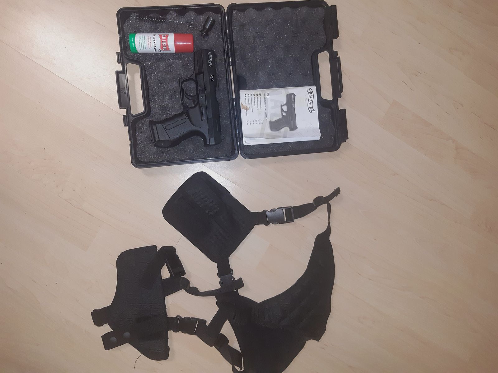 Walther P99 blank gun with holster like new*