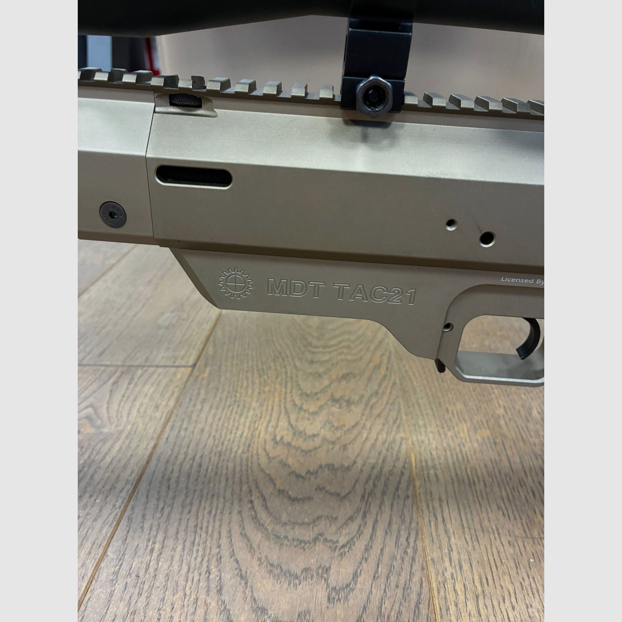Remington 700 mit MDT TAC 21 mit Zielfernrohr Begadi SharpAim