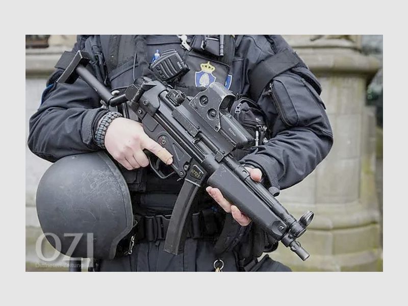 Sehr Seltene B&T Schulterstütze klappbar Helmversion für die MP5/ SP5 / Niederländischen Marechaussee/Zugriffsteam.