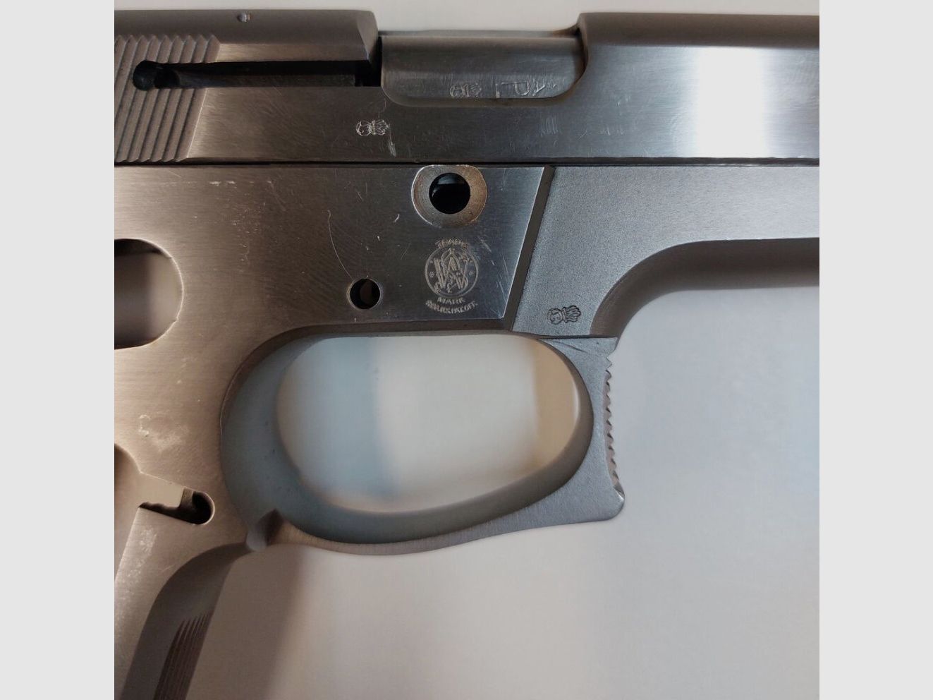 Pistola defectuosa Smith & Wesson Mod.659 en calibre 9x19 (Compuesta por cañón, cierre, empuñadura)