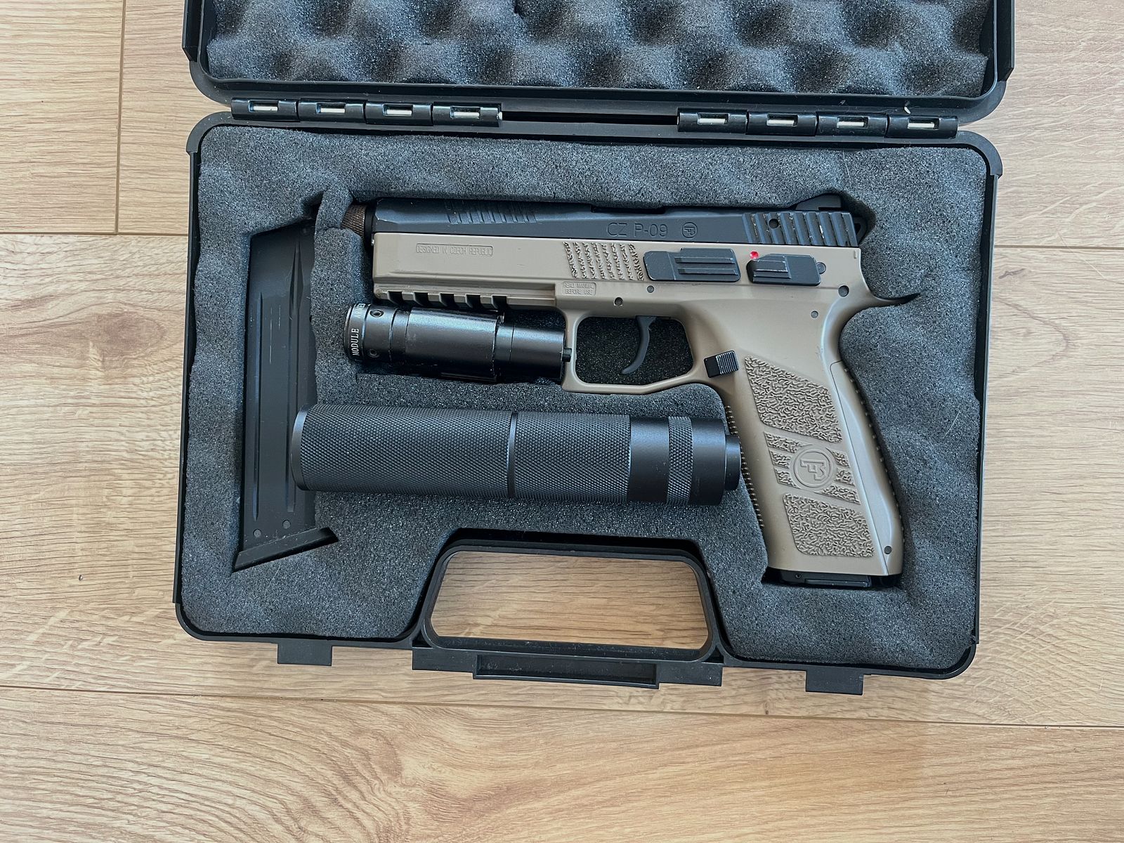 KJ Works CZ P09 Airsoft 6mm with metal slide