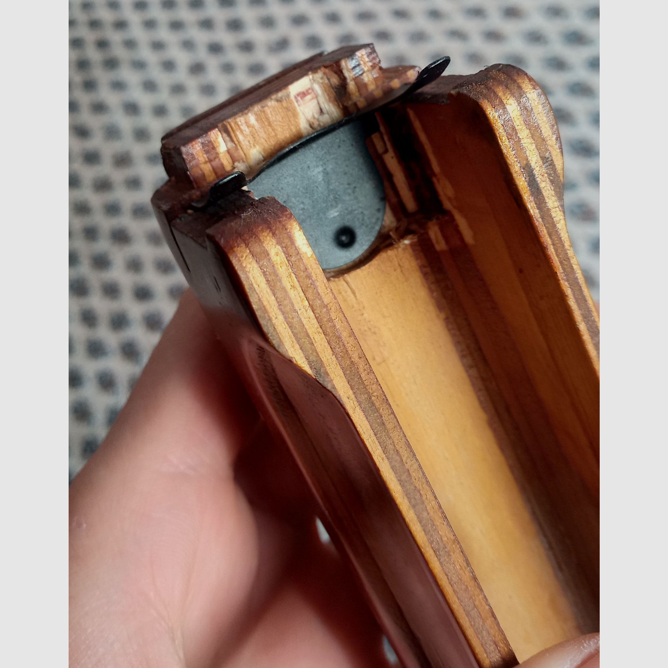 Protezione in legno per AKS-74u / Krinkov russo con molla e distanziatore Tula circa 1985 protezione in legno AKSU