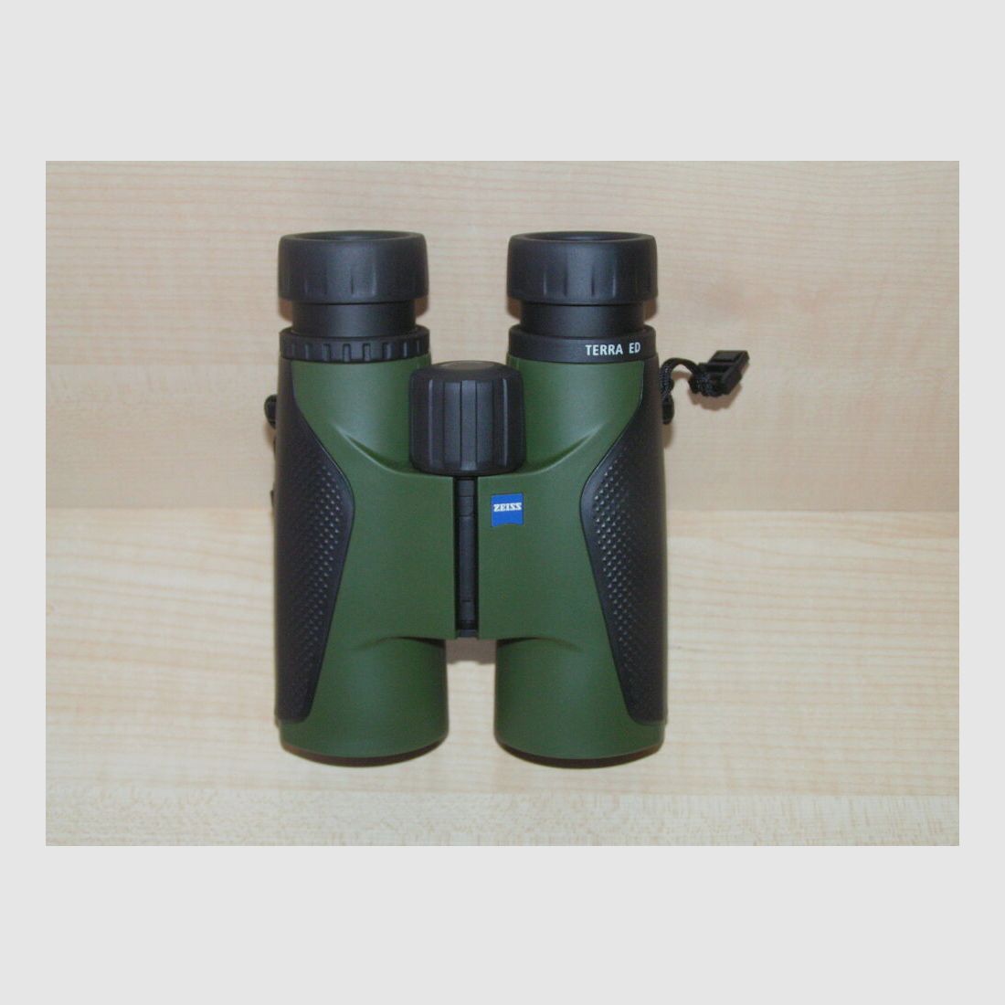 Zeiss Terra ED 8 x 42, Bild 1 von 3