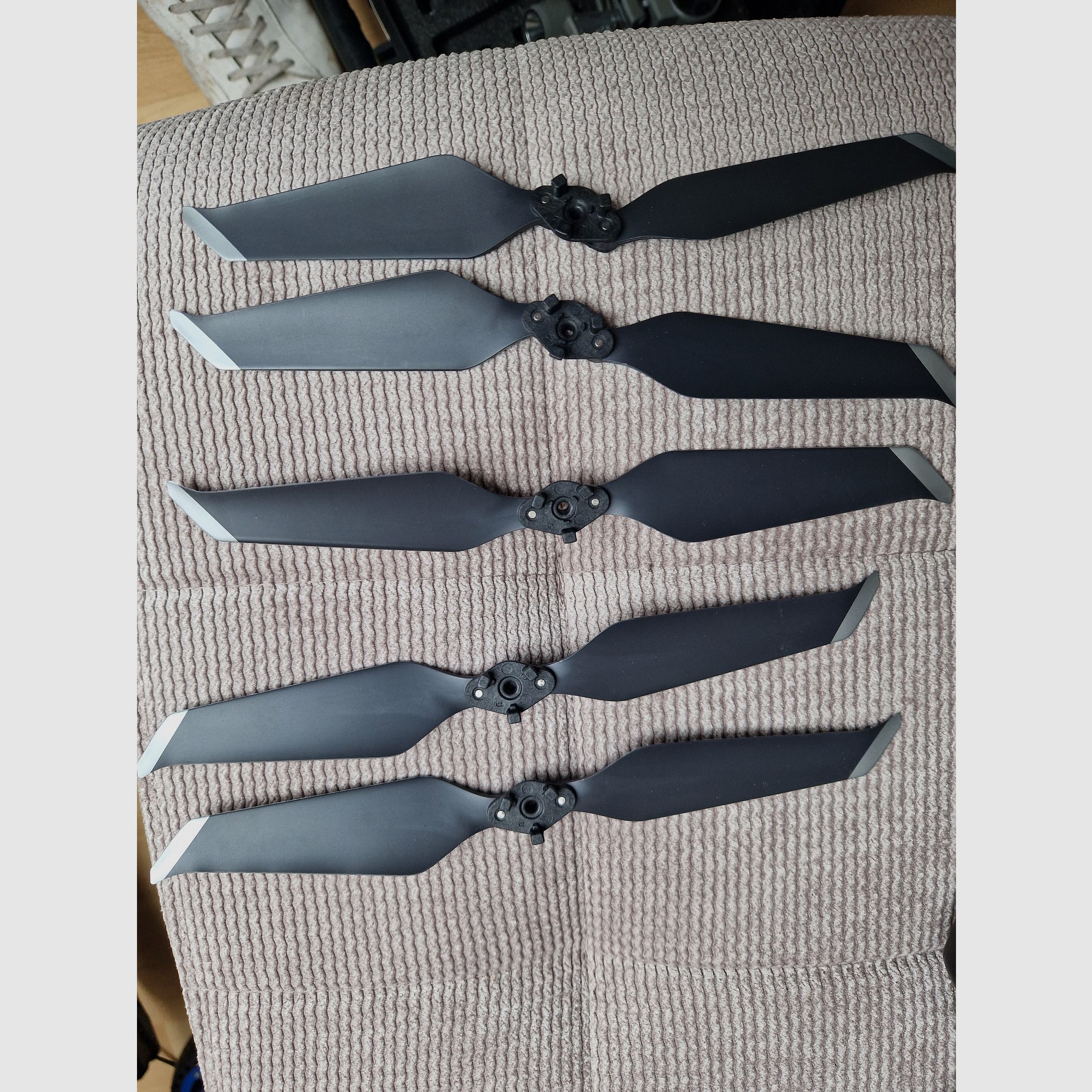 NUOVO DJI Mavic 2 Enterprise Advanced termografia 640 tempo di volo totale del dispositivo due ore entrambe le batterie hanno solo 4 cicli di carica.