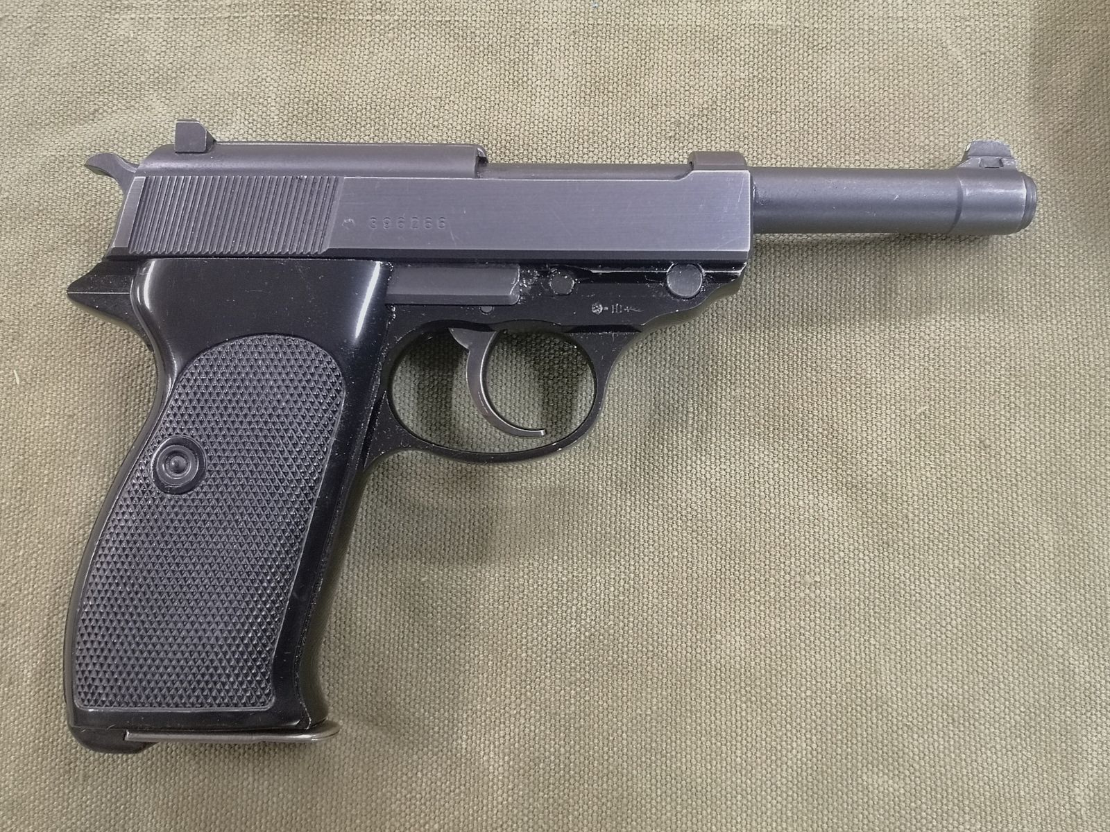 Walther P38 Pistolentasche und 4 Magazine