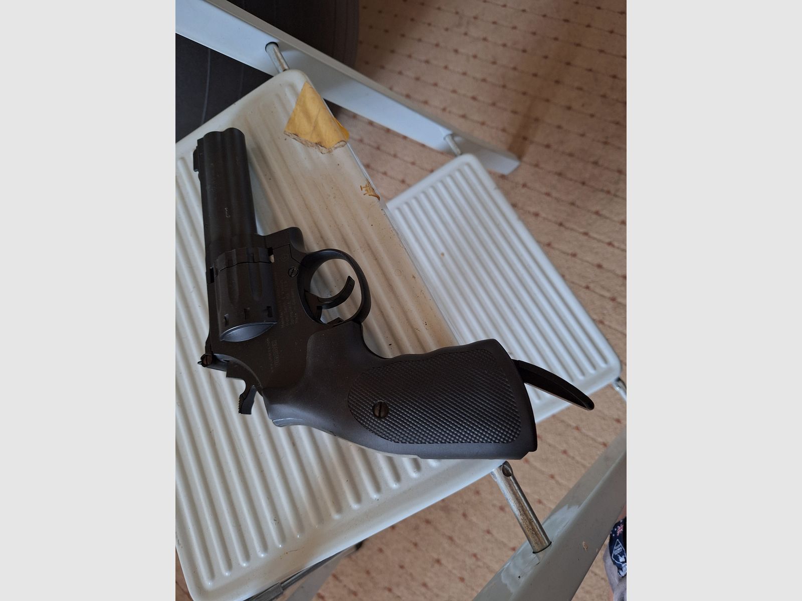 Smith & Wesson Co2- Revolver 4" im cal. 4,5mm 