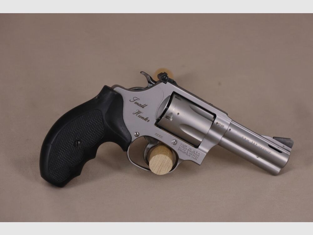 Smith & Wesson Small Hunter