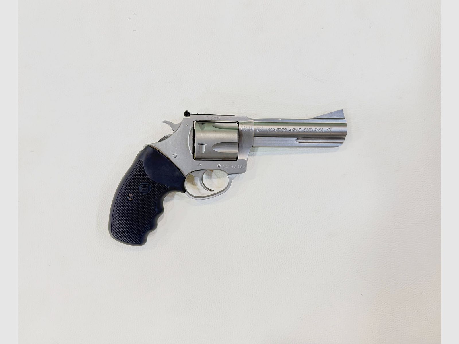 CHARTER ARMS TARGET BULLDOG – 44 SPL., immagine 2 di 2