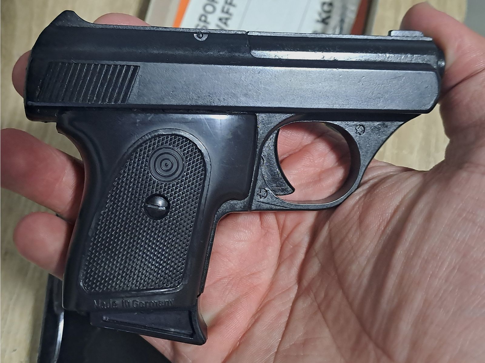 Seltene ME 8 Detective 8mm Knall im PTB 100/2 in Verpackung!