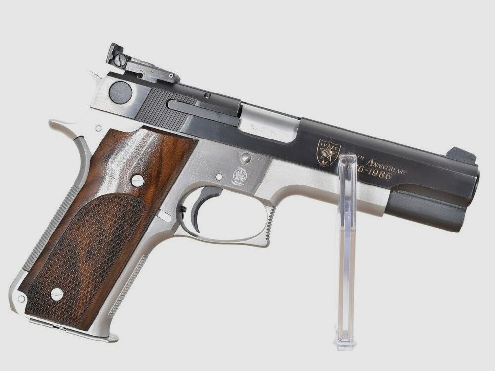 Smith & Wesson	 745