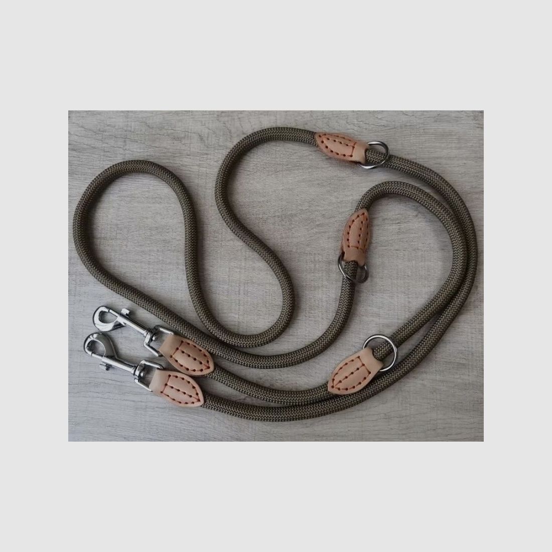 Smycz wielofunkcyjna z trzystopniową regulacją - Kolor: Khaki