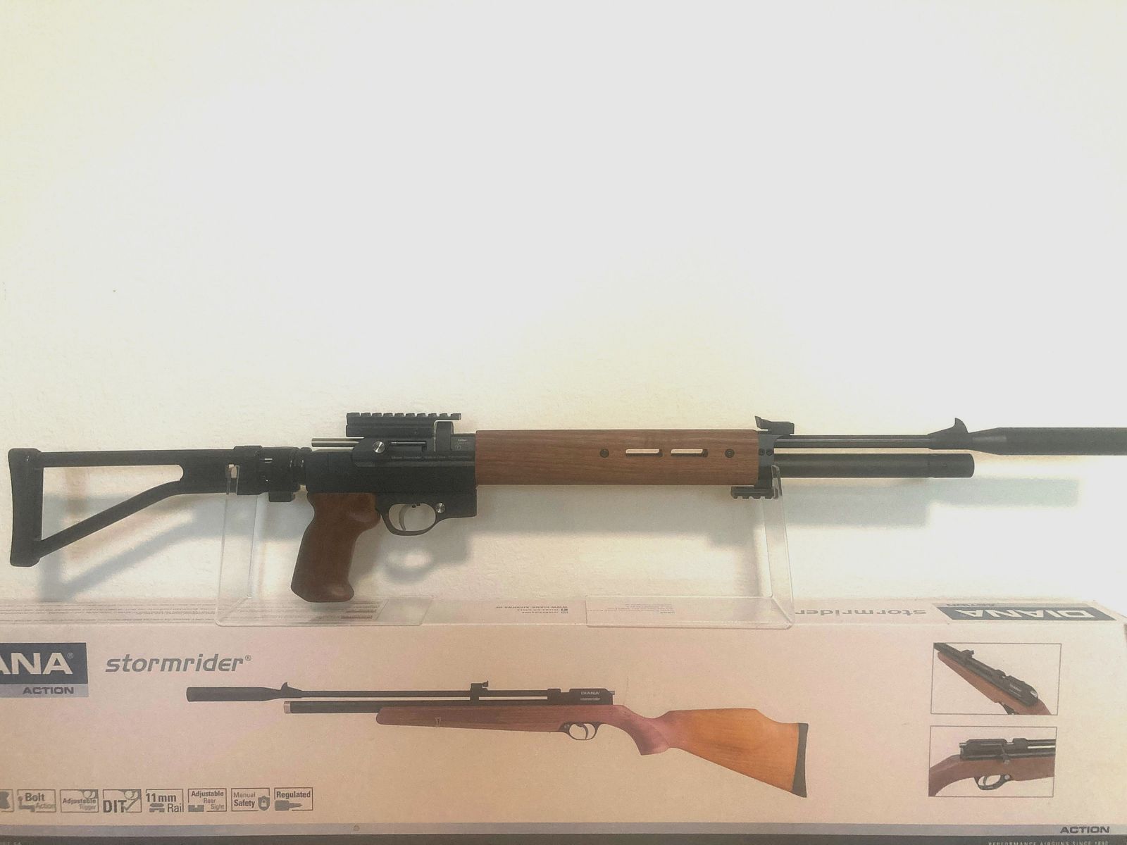 Carabina ad aria compressa Diana Stormrider "Paratrooper Classic" con sistema di stock pieghevole in alluminio stile WW2/50s, F libera da 18 anni con kit export 35J, immagine 2 di 8