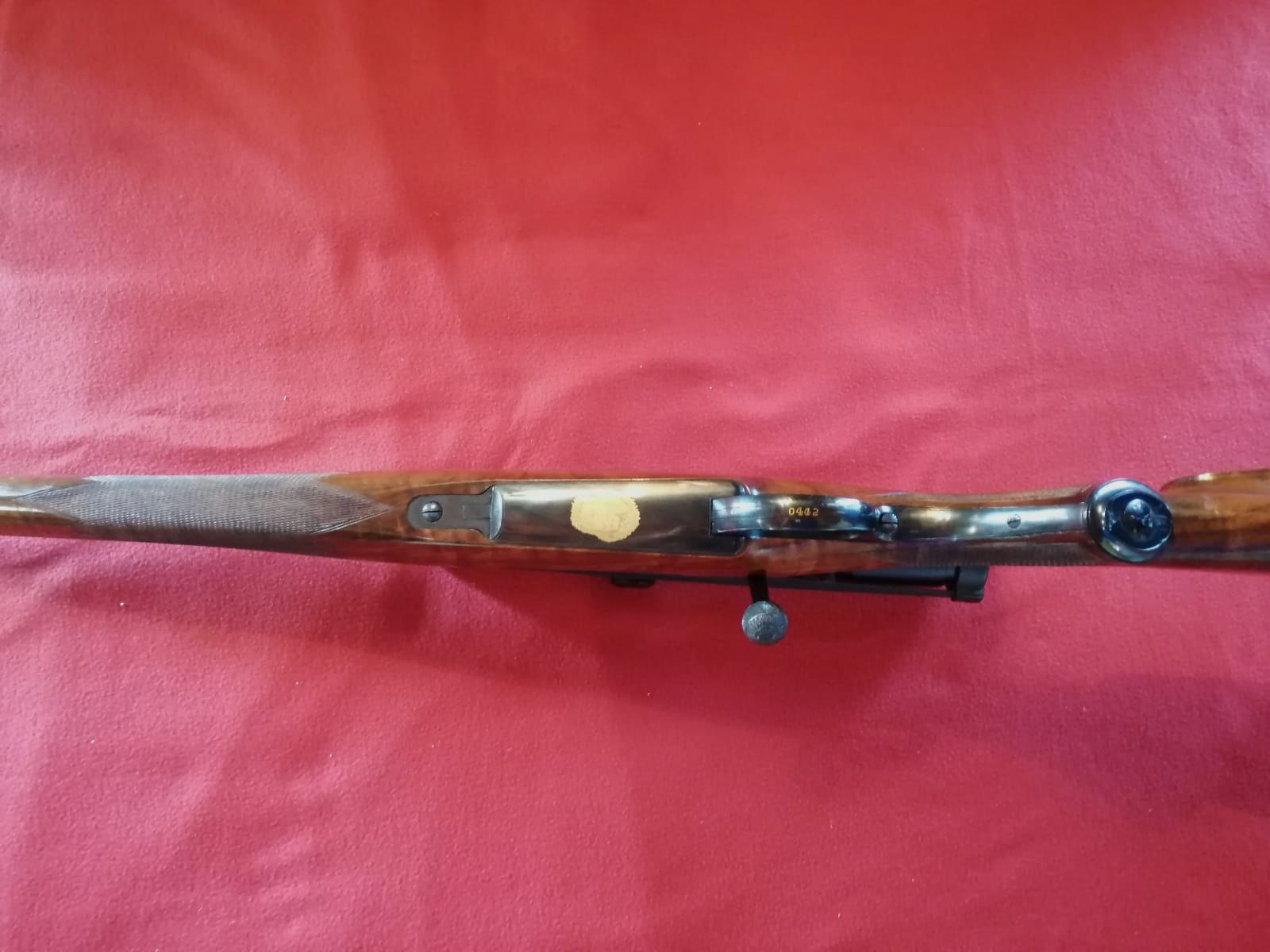 Concari Luxus Kal. 375 HH graviert mit Goldverzierungen, Attachements mit Schweinefuß, Schmidt Bender 1,25-4x 20 Zielfernrohr, Kimme und Korn, Lauf 60 cm, nur zur Kalibrierung geschossen, Bild 3 von 4