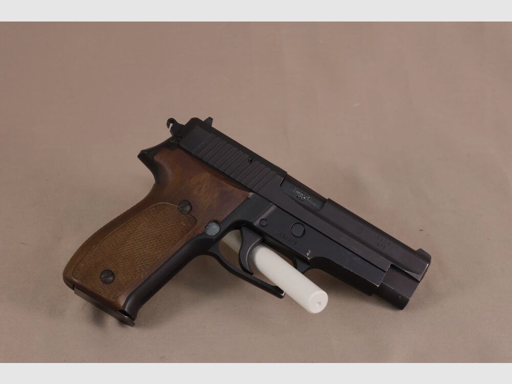 SIG Sauer P226, Bild 2 von 2