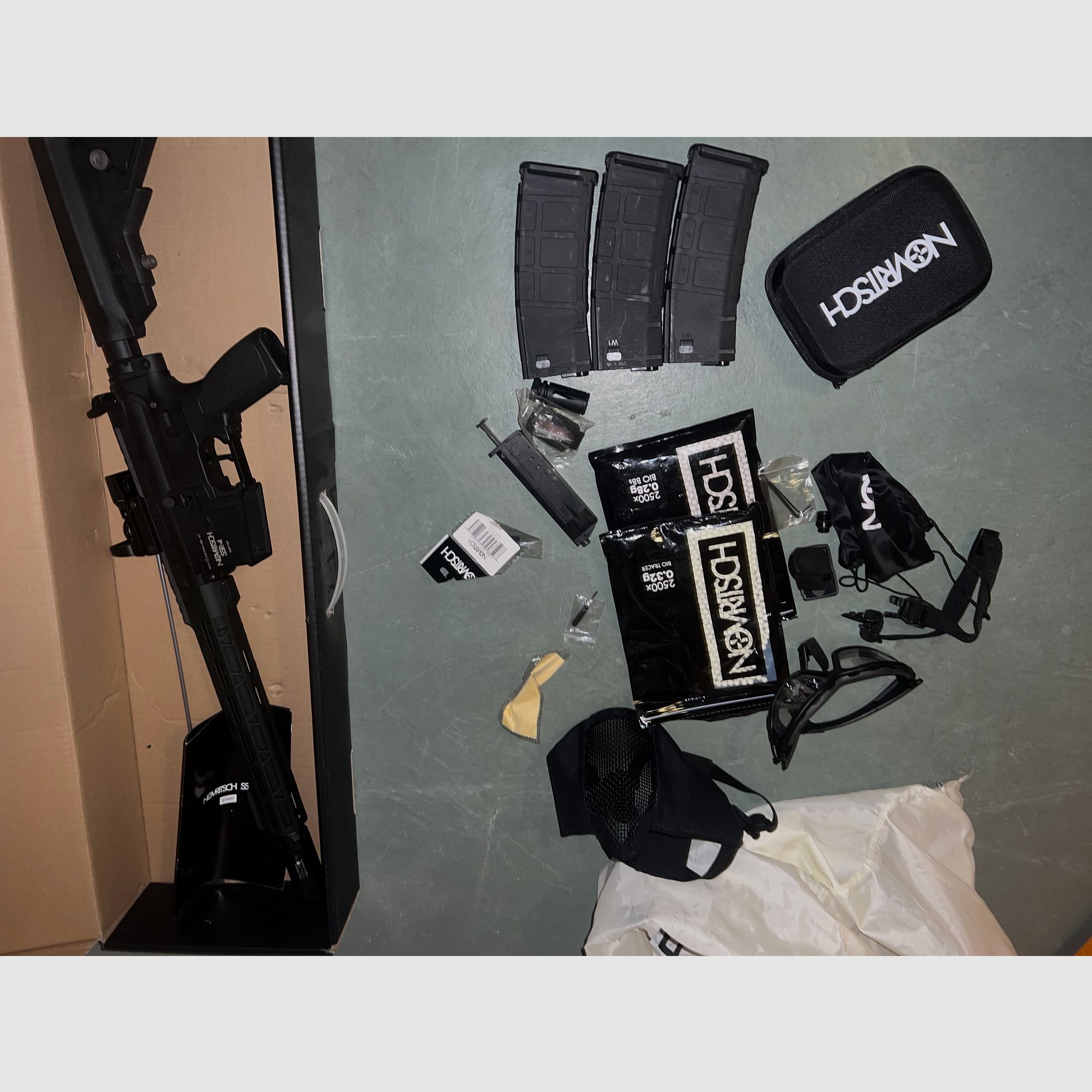 Novritsch SSR-4 Airsoft rifle + equipment