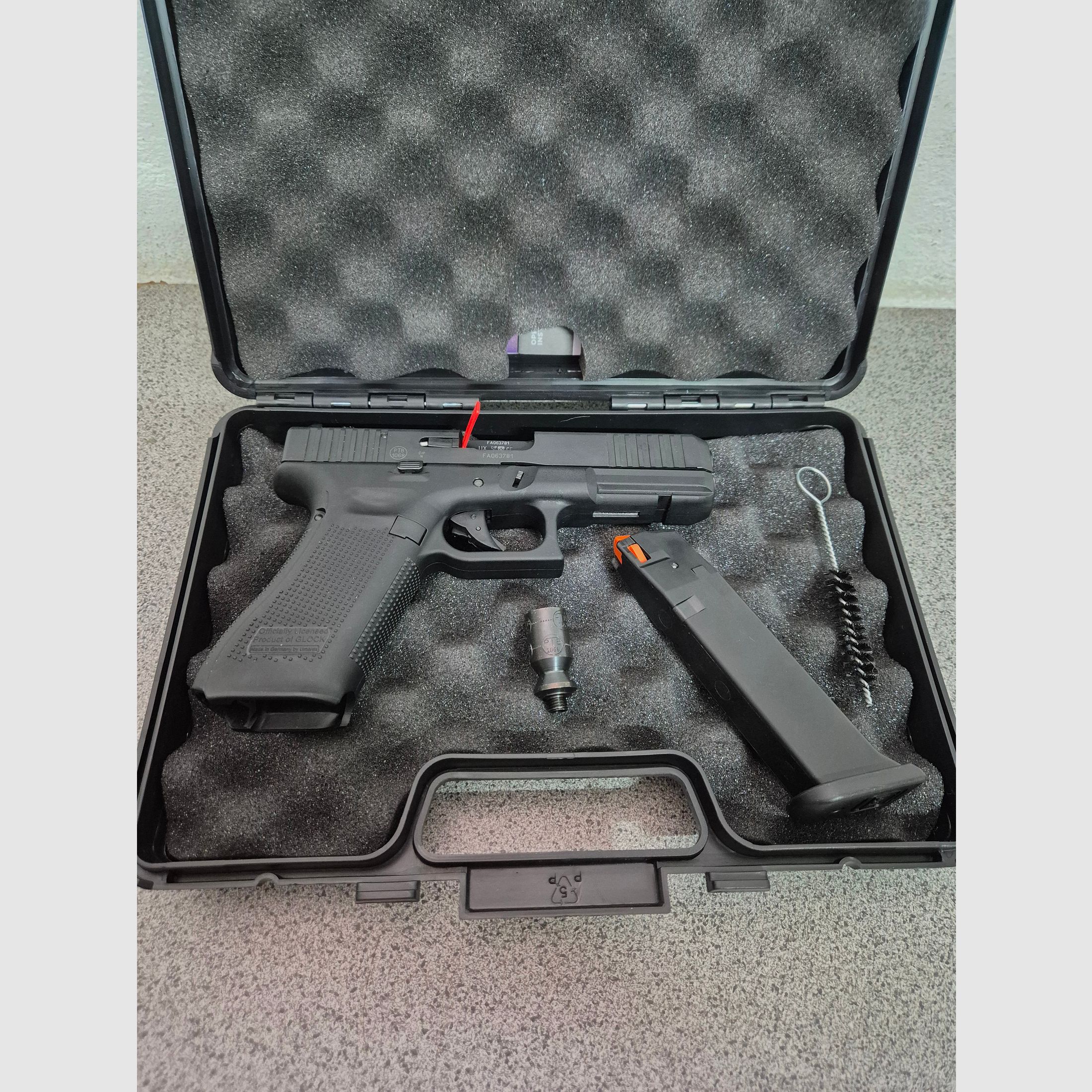 Glock17     PAK 