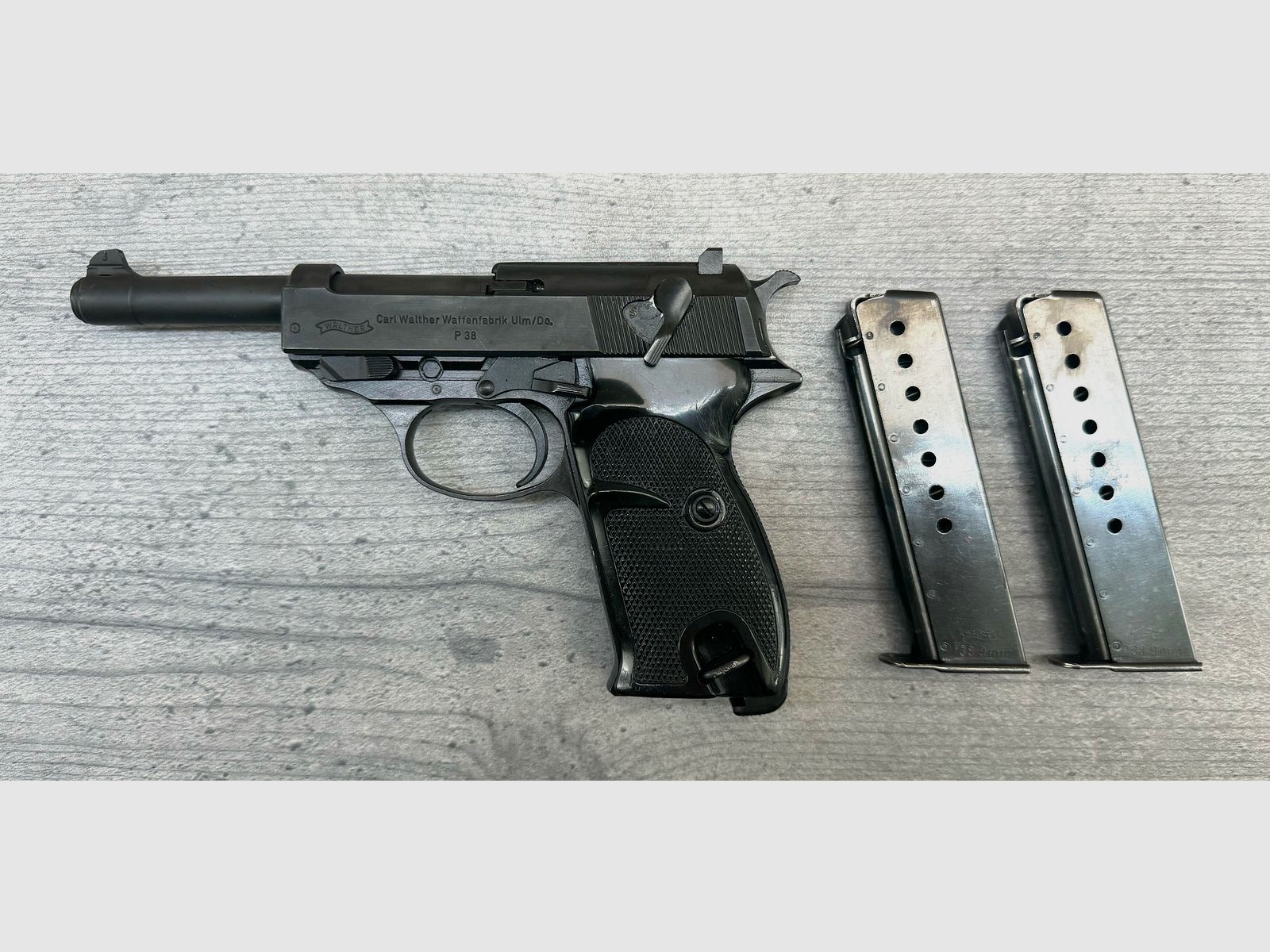 Carl Walther Waffenfabrik Ulm P38, 2x Magazine, Kal.: 9mm Luger