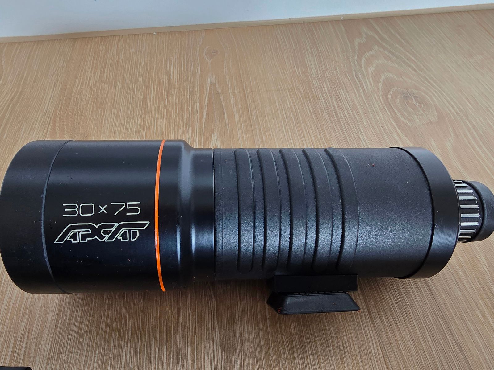 APCAT 30× 75 Oekraïense militaire high-performance telescoop, verrekijker met statief