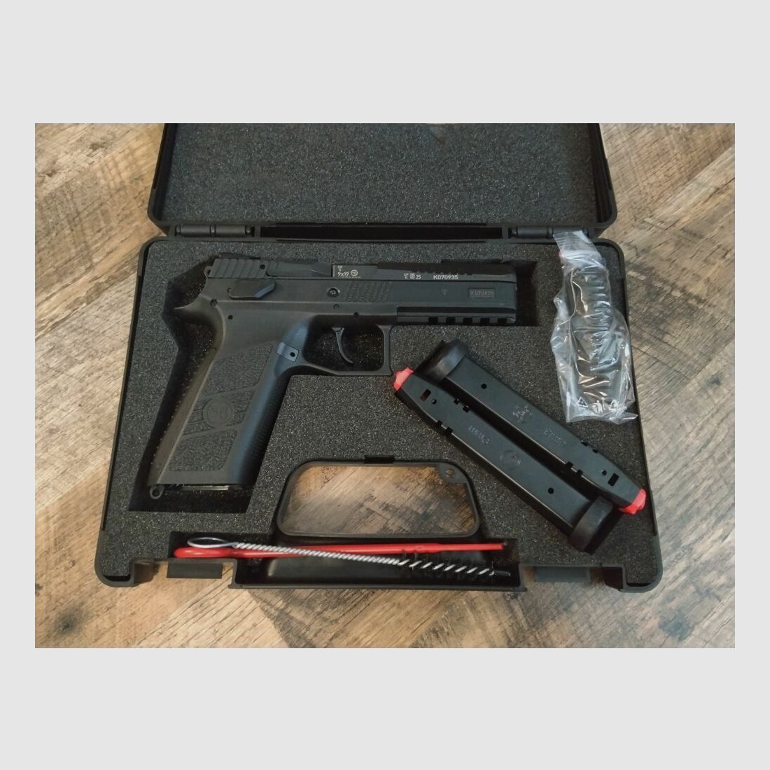 CZ Pistole P-09