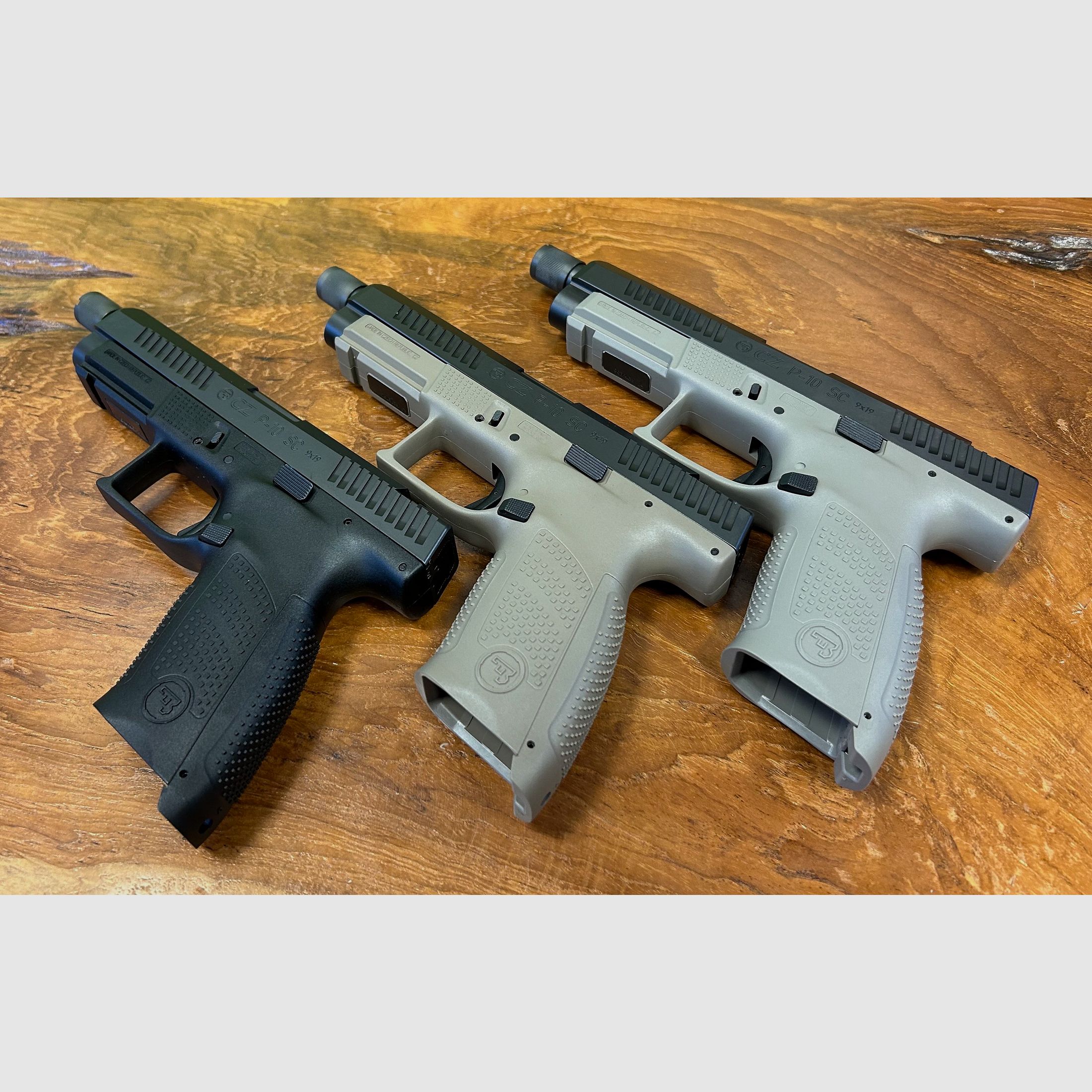 <CZ P10 SC (filettatura) / MEGADEAL>