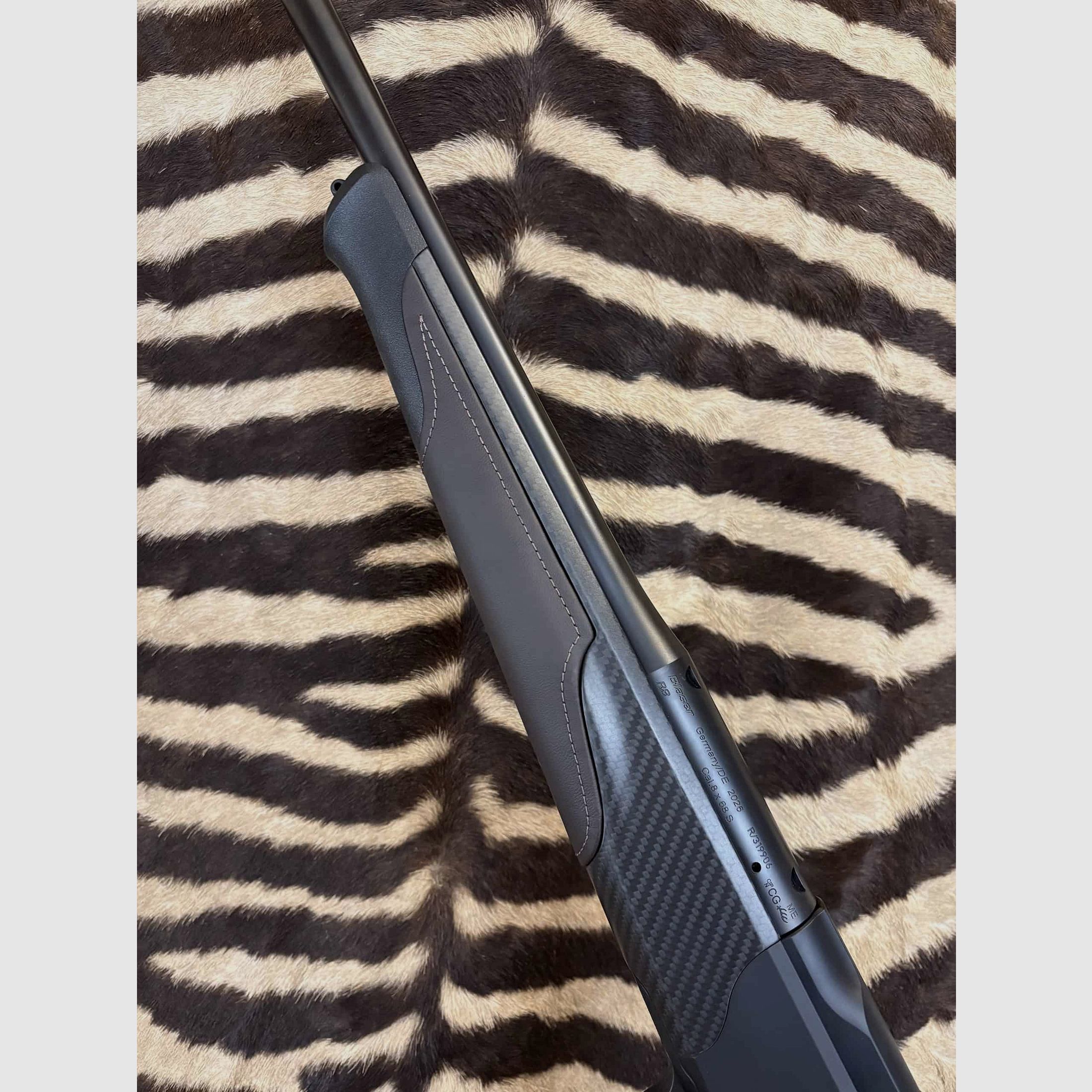 Blaser R8 Ultimate Carbon Cuir Cacao – Kal. 8x68S – ca. 65cm gewinde, Bild 5 von 10