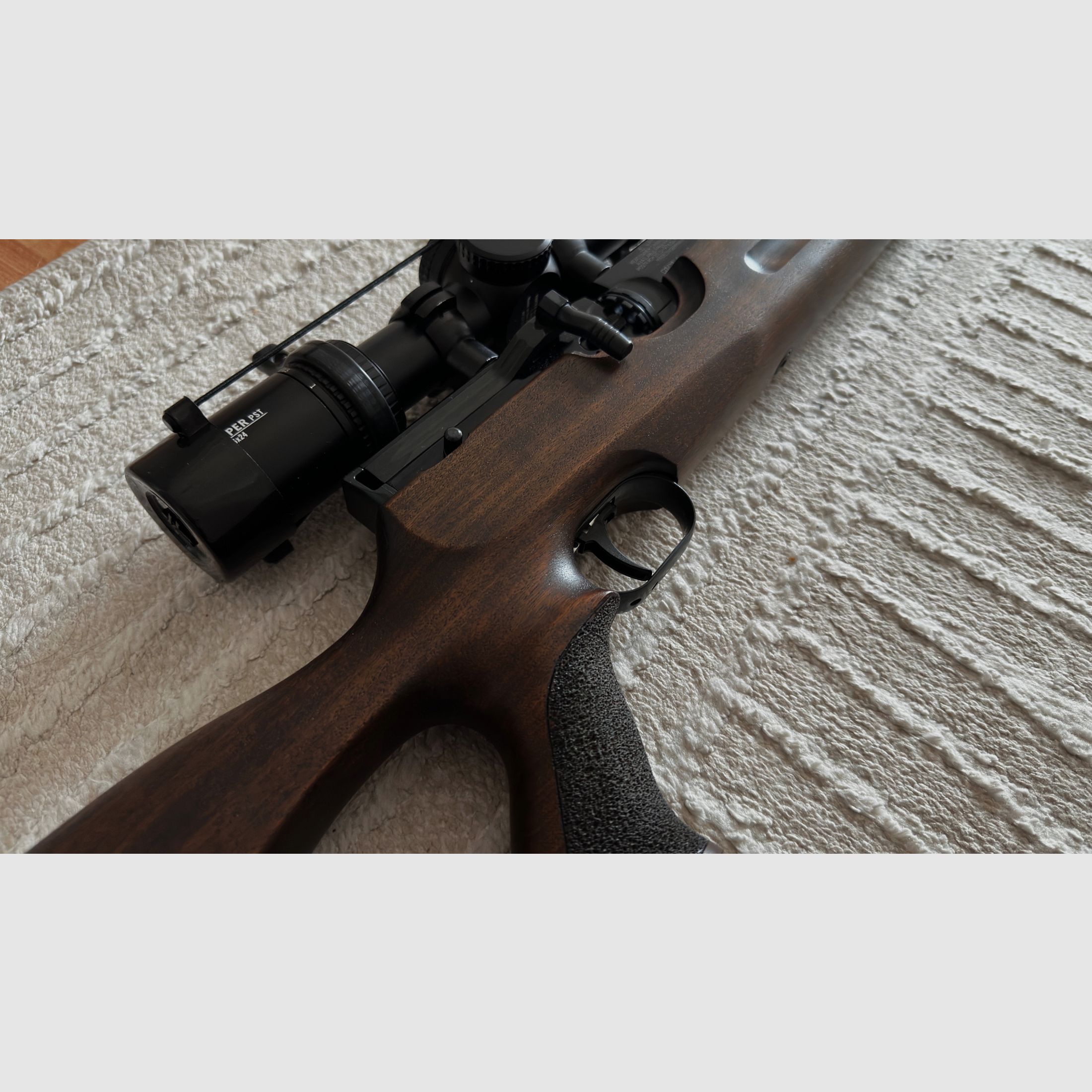 Weihrauch HW100 Luftgewehr Set mit Waffenkoffer, Diabolos, Hill Pumpe, Vortex Viper PSP 1-6x24, Bild 9 von 20