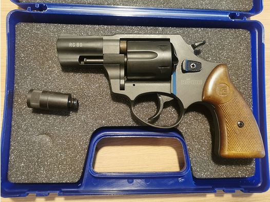 Röhm RG 89 mit Abschussbecher für Signalmunition 