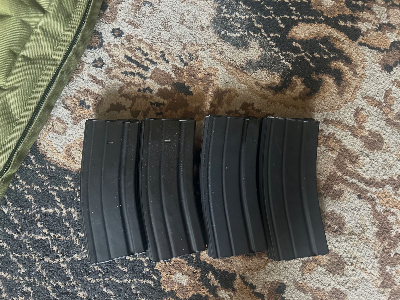 E&C M4 SOPMOD SD -GEN.4- (EFCS, MOSFET, KURZER HUB, AMBIDEXTROUS, GESCHWINDIGKEITSABZUG, PRO HOPUP) AEG MIT METALLGEHÄUSE & BURST MODUS < 0,5 J.