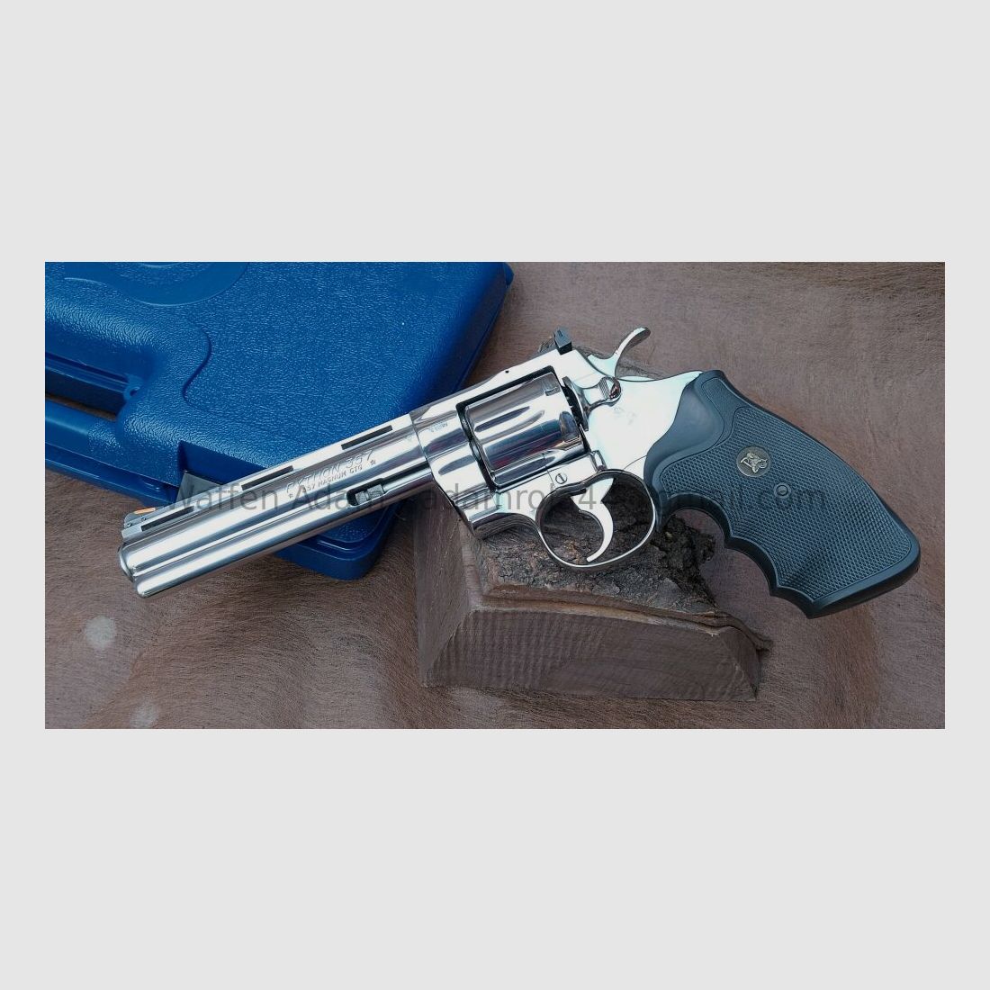 Colt Python 6 pouces en acier inoxydable poli