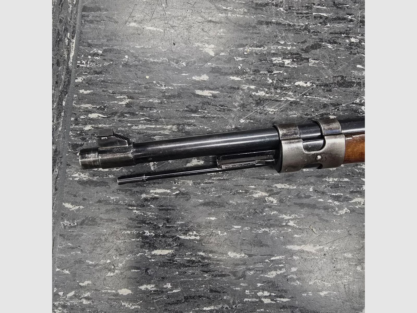 Gustloff Wehrsportgewehr – Calibre .22 lfb (cargador único)