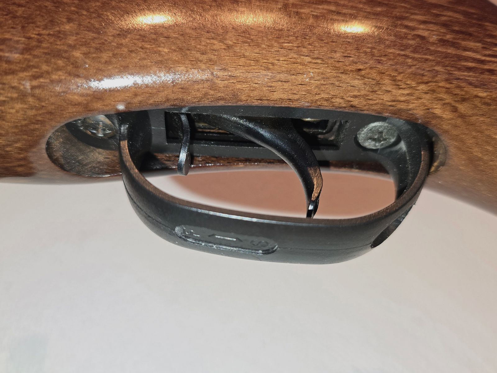 Carabina de aire comprimido GAMO MULTISHOT 8 disparos, con mira abierta en calibre 4,5 mm con 4 cargadores