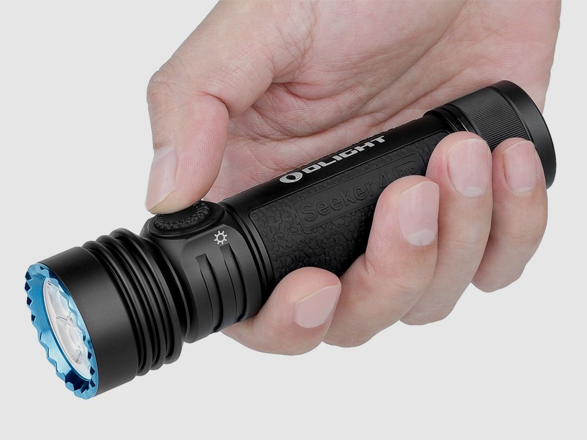 Olight Seeker 4 Pro nero opaco, immagine 5 di 6