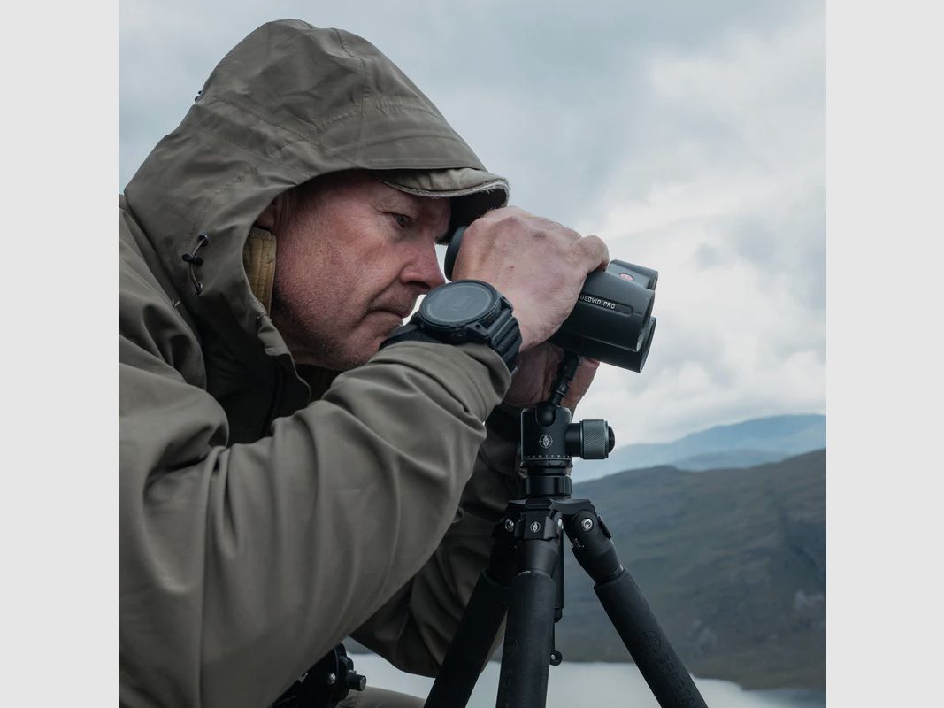 Spartan Precision Equipment Ascent Tripod™ Gen 2 Woodland mit Davros Pro Head™ und Trekkingstockgriffen