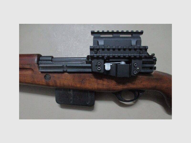 Carabina semiautomática SAFN con nuevo cañón y montaje lateral PSO SAFN49
