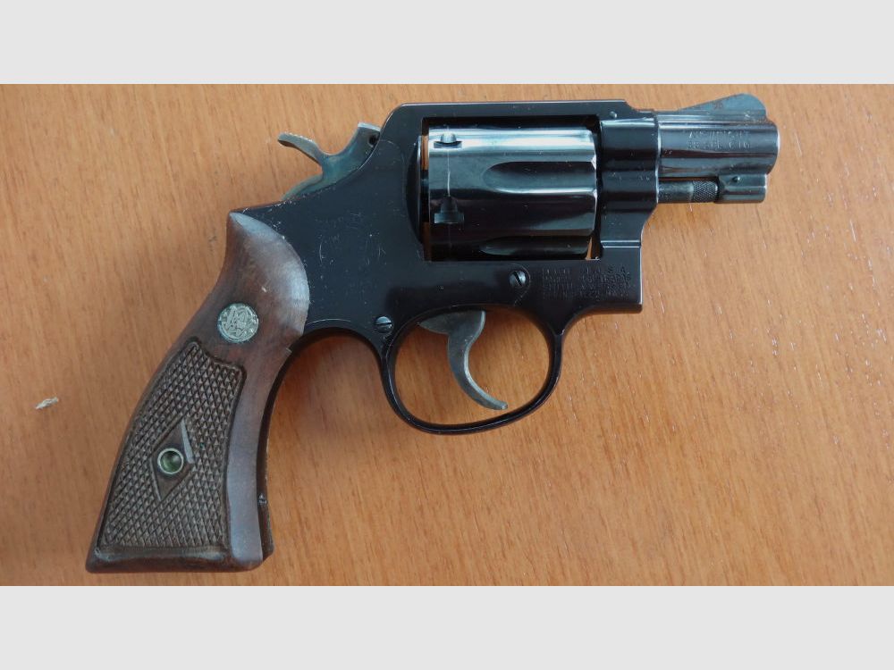REVOLVER: SMITH & WESSON MODEL REVOLVER: SMITH & WESSON MODEL 12-1 AIRWEIGHT KAL. 38 SPECIAL.